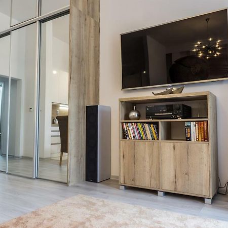 Premium Apartment Centrum Poprad Buitenkant foto